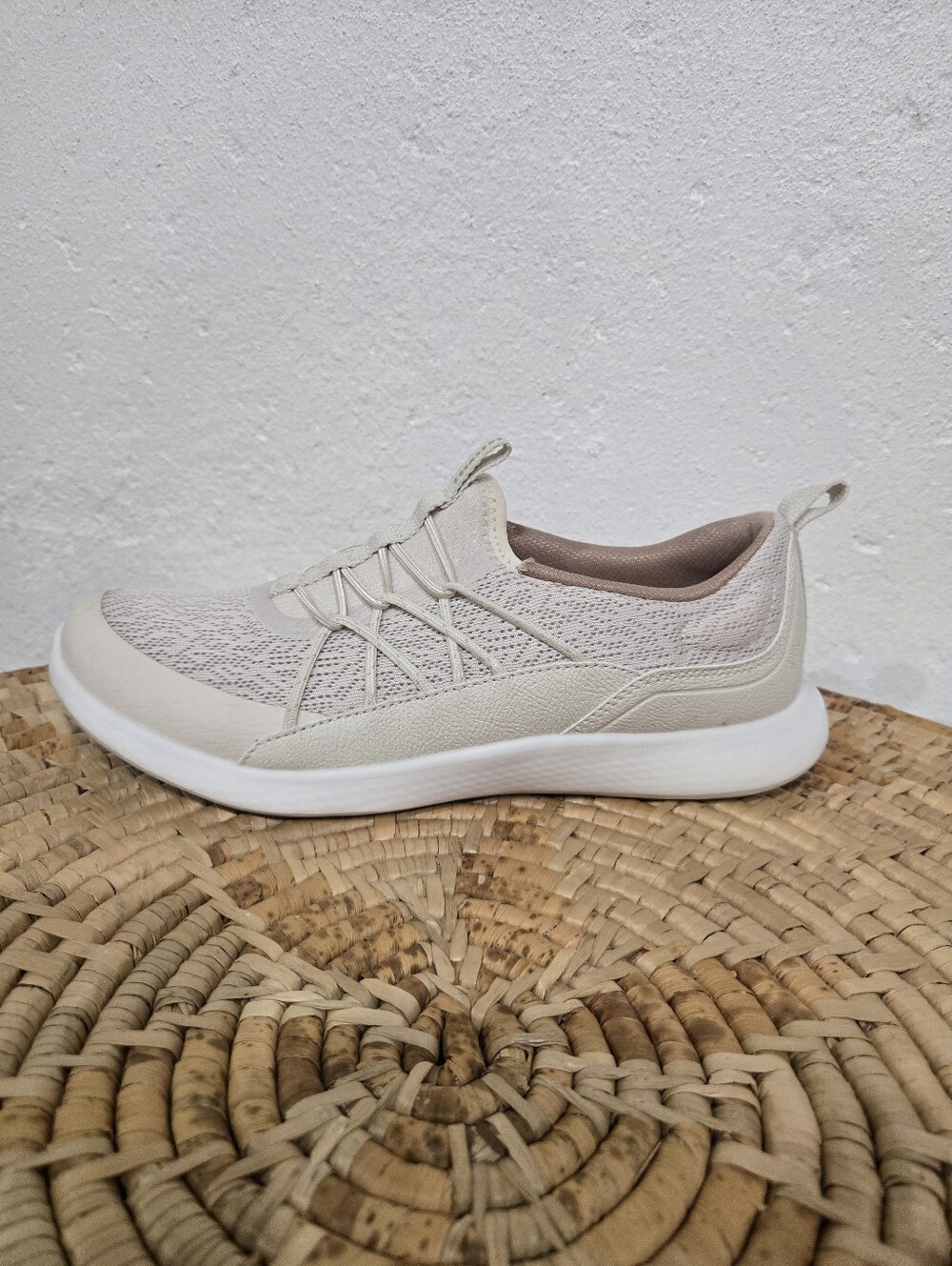 Skeckers Taupe Slip On Sneakers 8 - Picture 2 of 8